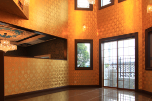 贅を尽くした家